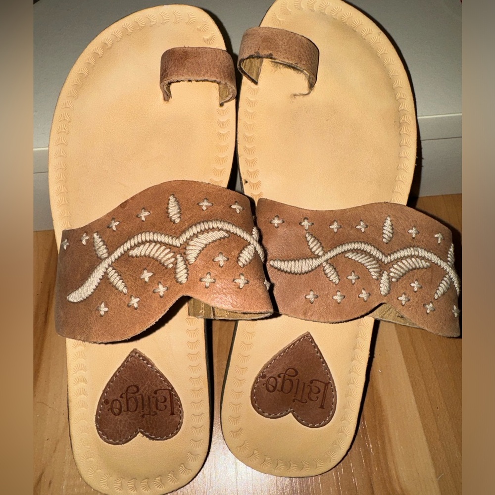 Latigo Leather Sandals with Big Toe Strap and Embroidered Design Size 7